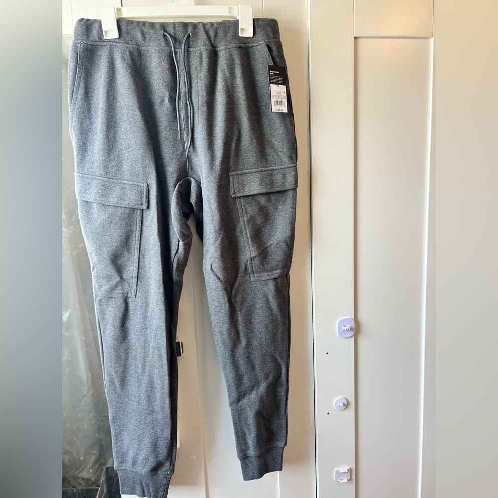 Men's Gray Cargo Jogger Pants - Comfortable Stretch Size small NWT